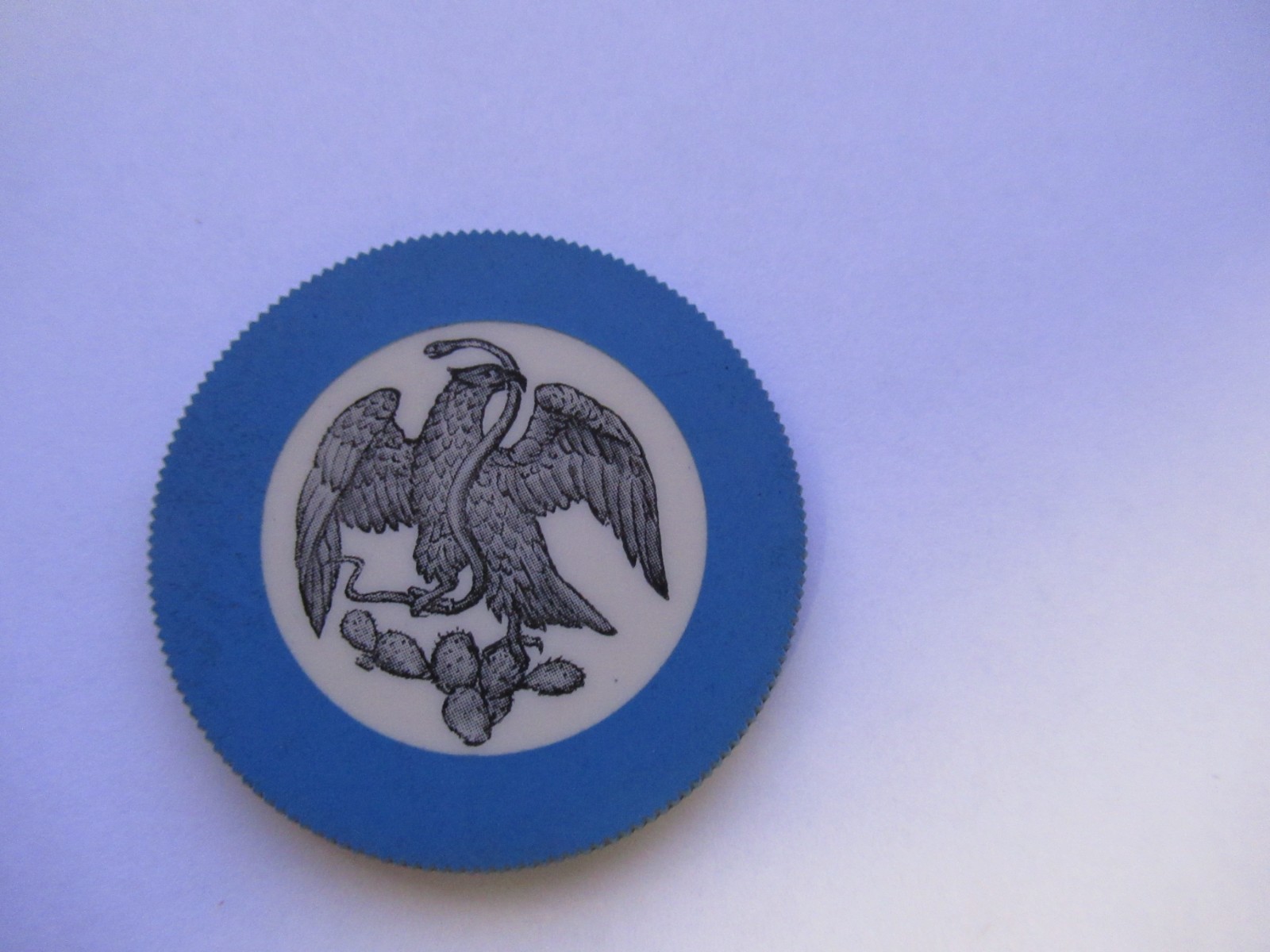 VTG EAGLE & SNAKE /REALES CAP & RAYS -CREST & SEAL- BLUE POKER CHIP * 