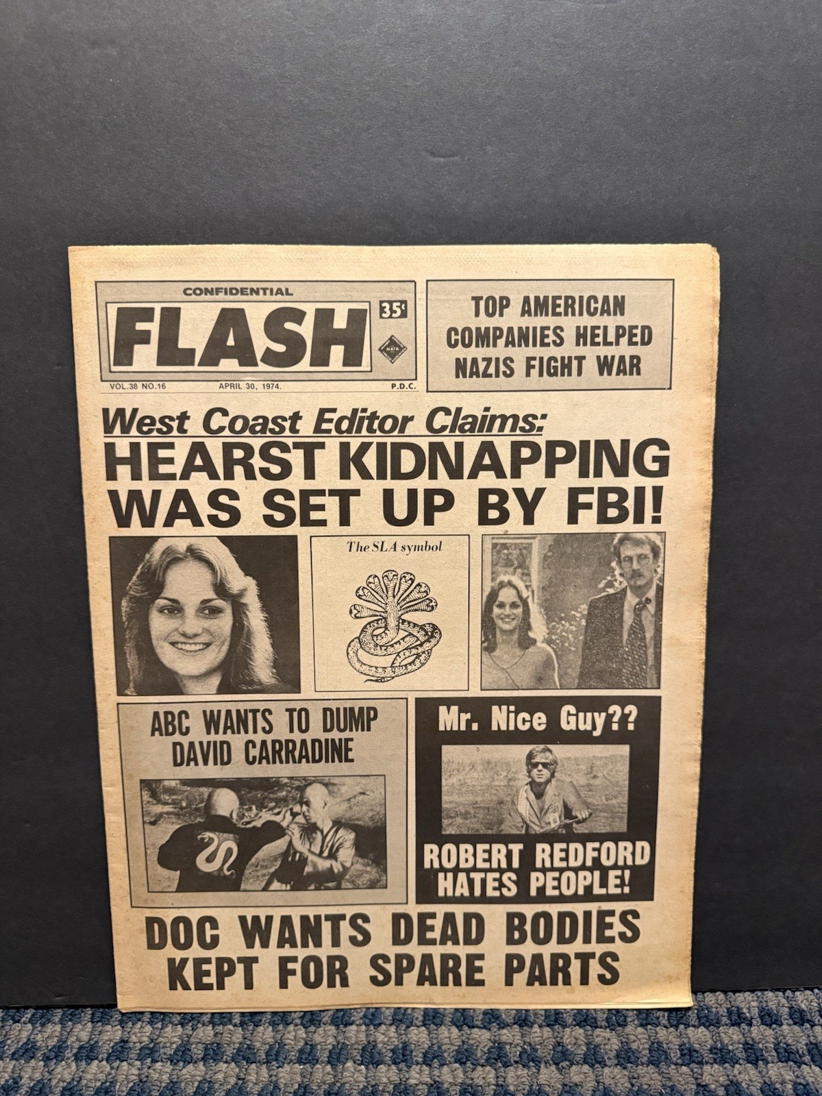 1974 April 30 Confidential Flash Newspaper, Patty Hearst, Robert Redford (VRN10B