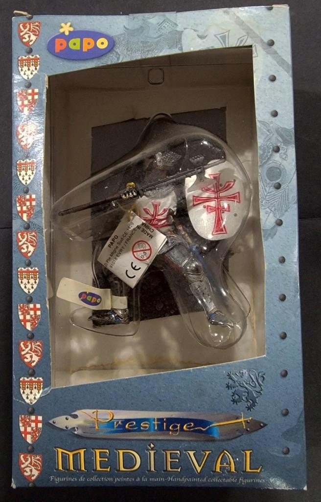 PAPO PRESTIGE MEDIEVAL KNIGHT FIGURE