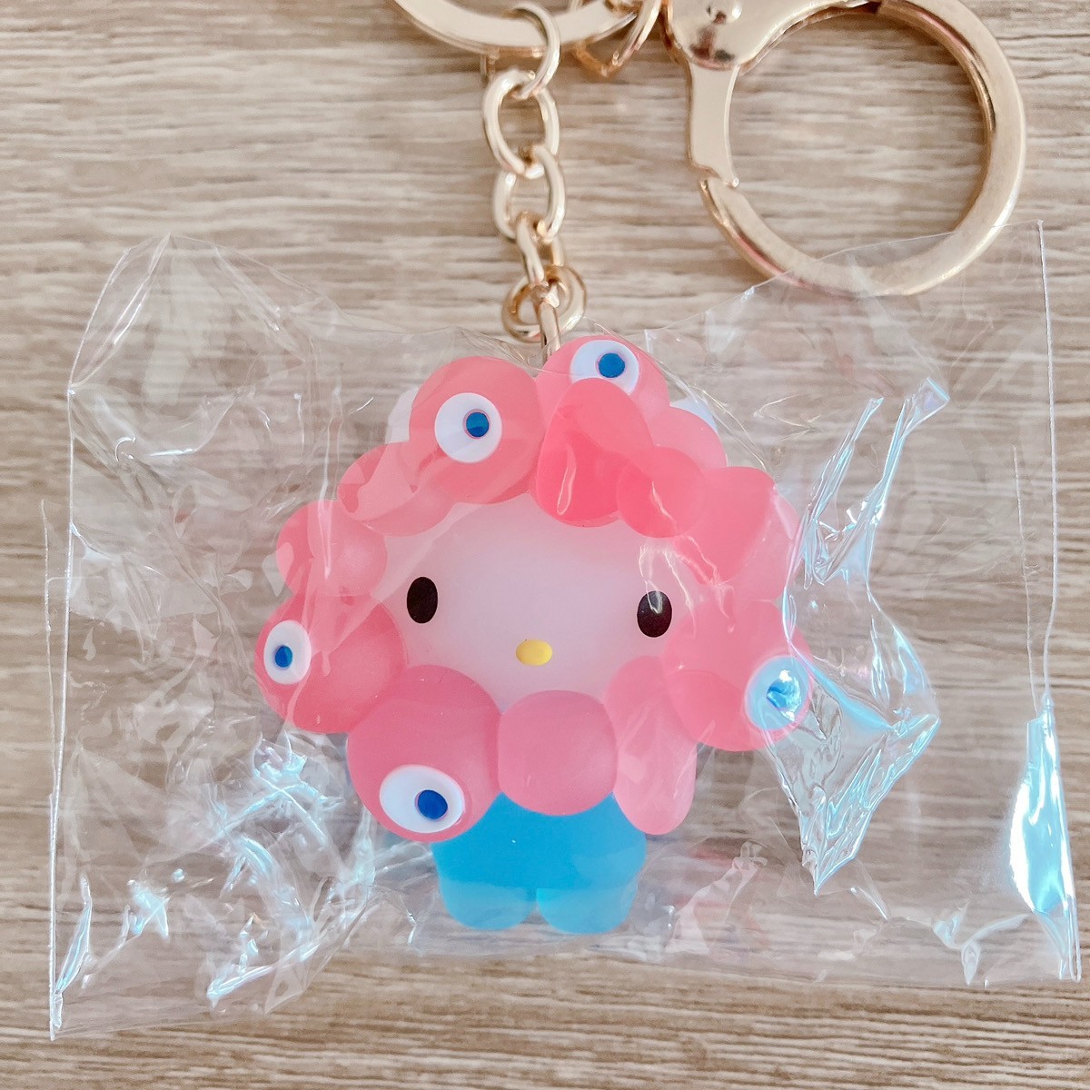 JAPAN Osaka World Expo 2025 Myaku Myaku Sanrio Hello Kitty Clear Keychain Charm