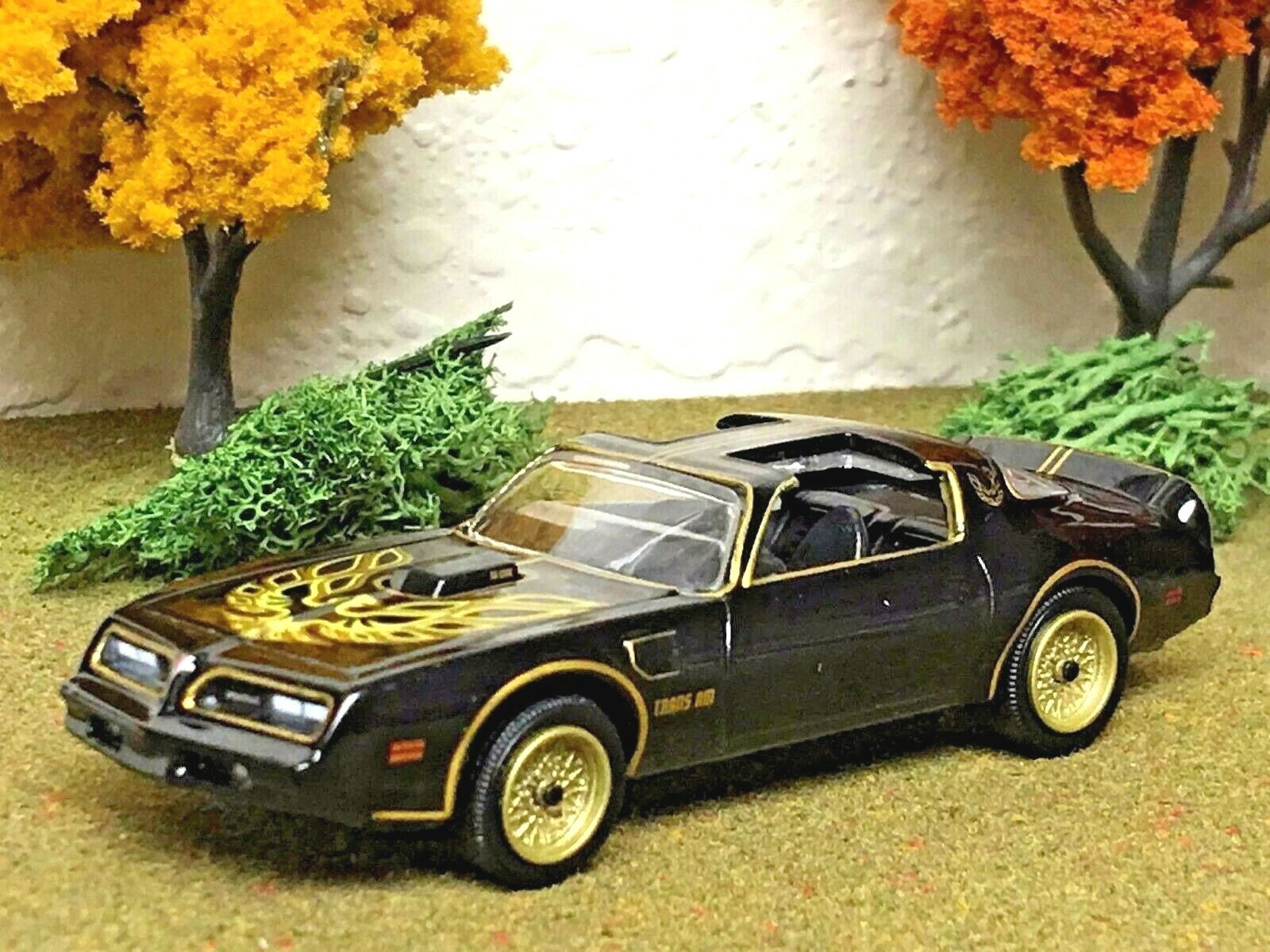 Smokey and the Bandit #1 Limited edition die-cast bandit's 1:64 1977 Pontiac TA 