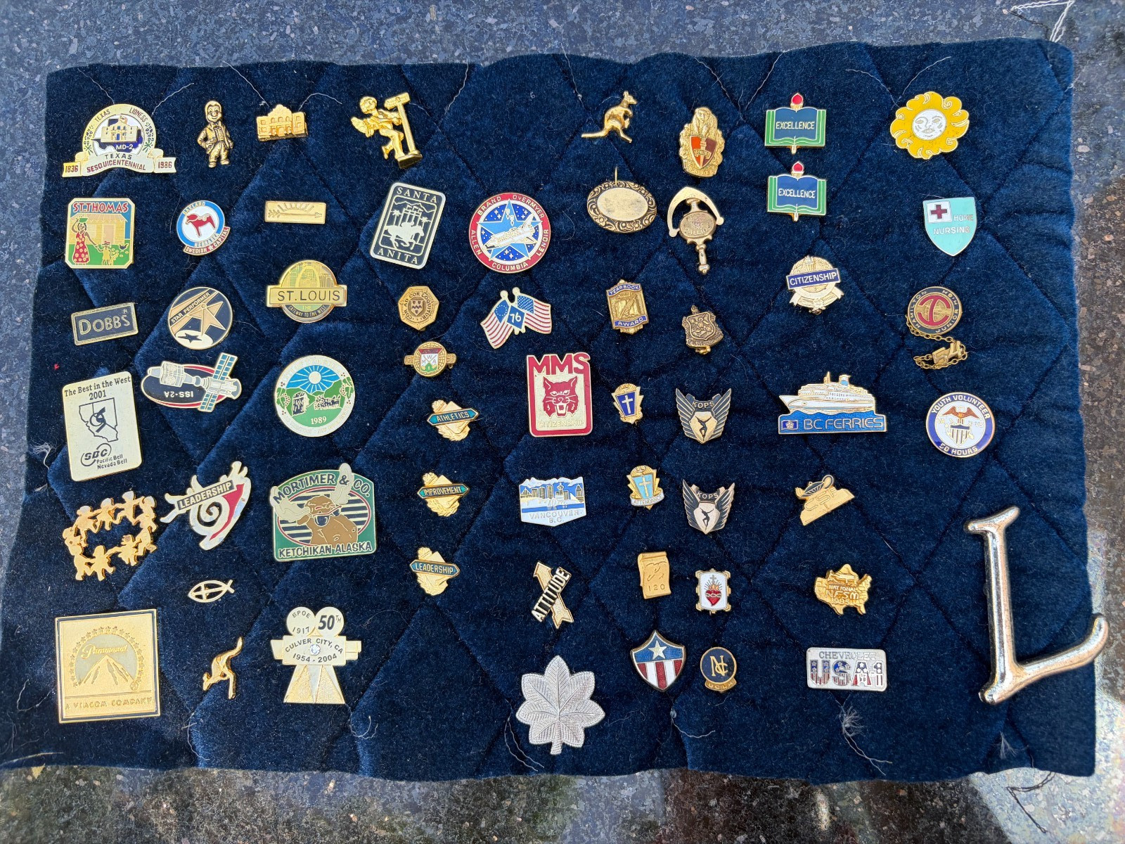 400+ Vintage Lapel Pin Collection Lot Olympic Disney Travel Sports 1980s 90s