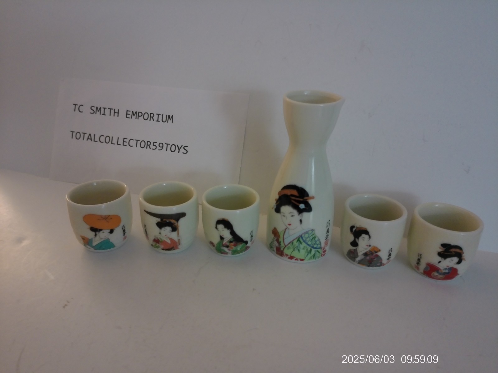 Vintage Japanese Sake Set Geisha Crackle Glaze Tokkuri  W/ 5 Cups Japan