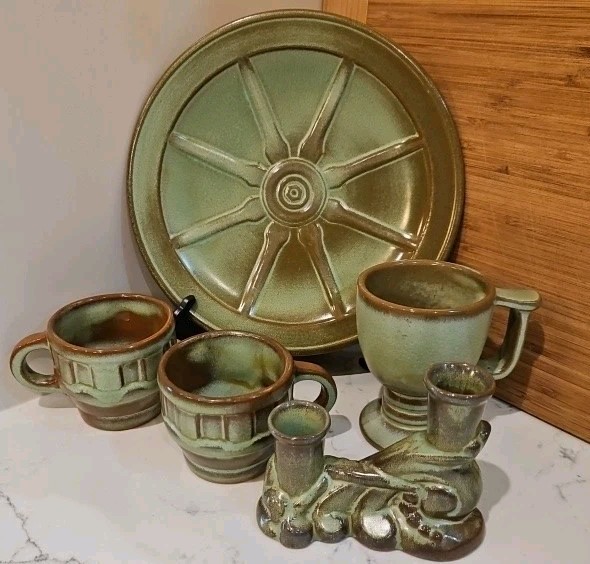 Frankoma Prairie Green Pottery Wagon Wheel Plate 2 Sm Cups 1 Lg Cup Candlestick