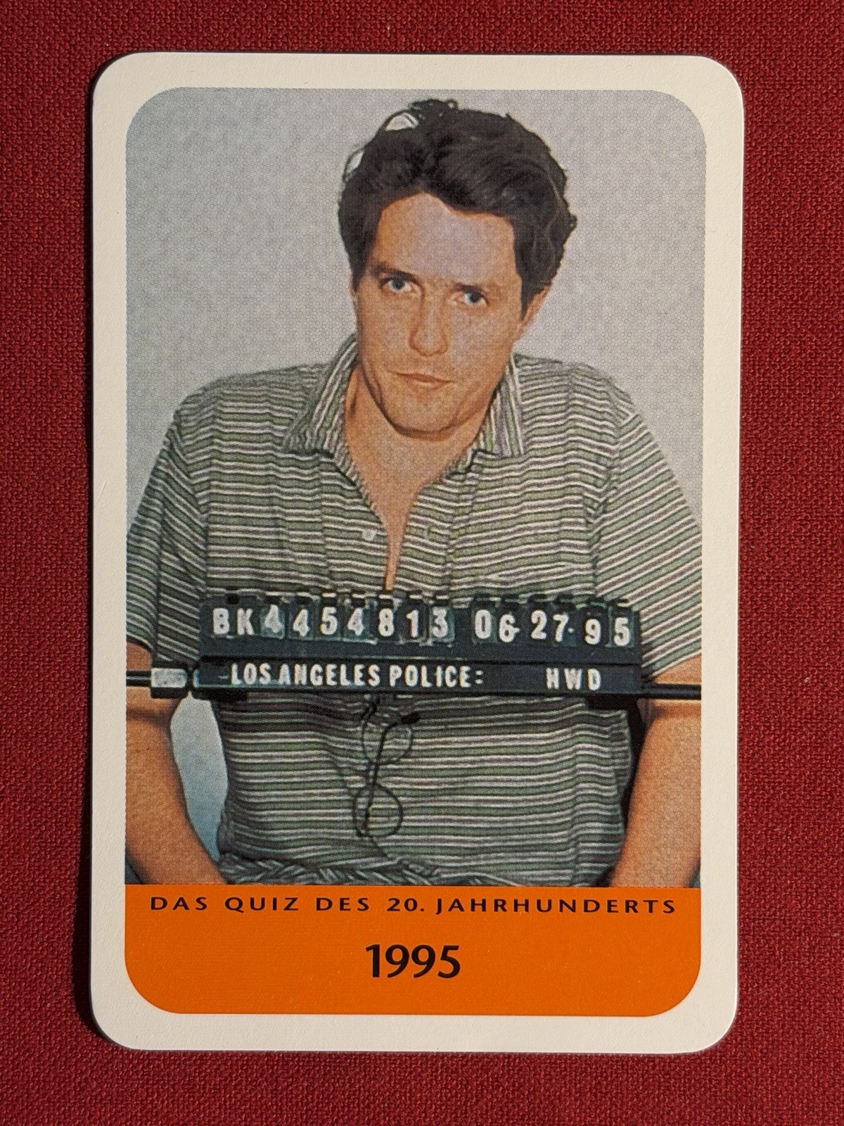 1998 JAHRHUNDERTS-HUGH GRANT CARD #1198-PROSTITUTION ARREST MUG-SHOT-NM-MT-WOW