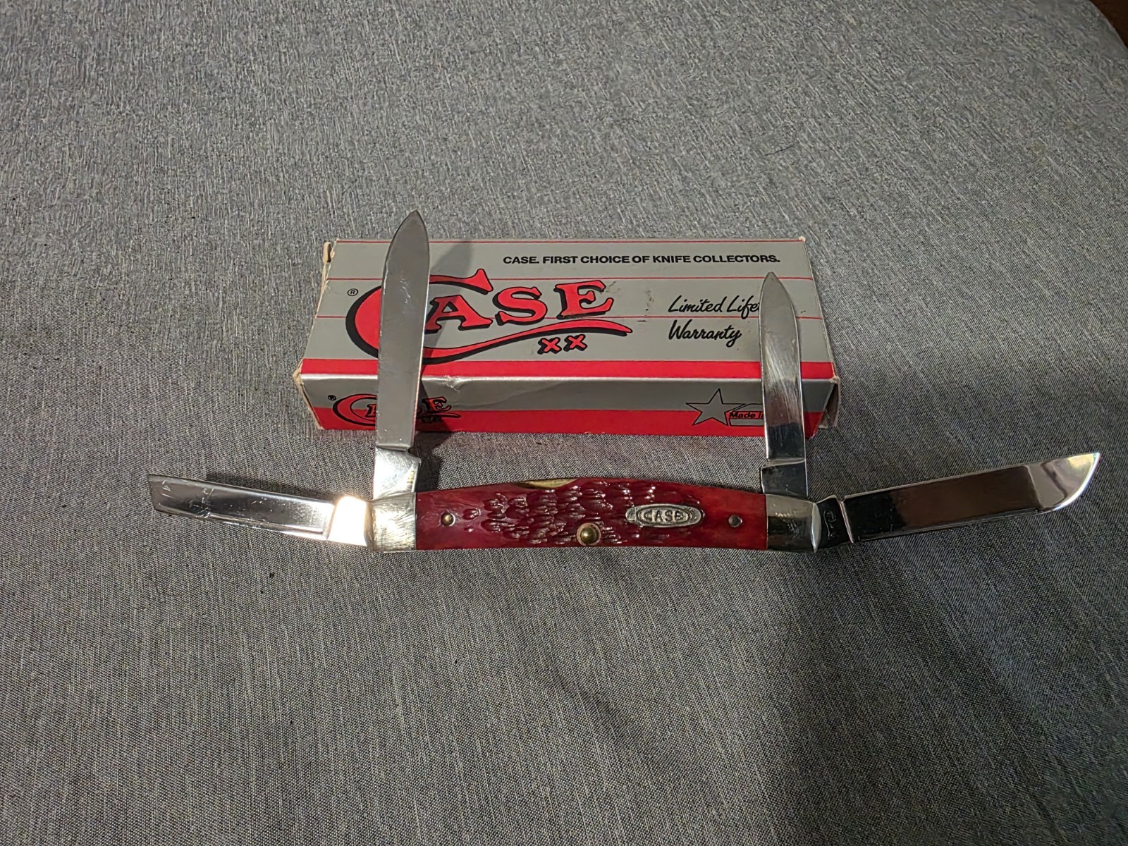 1994 CASE XX DR 64052 SS CONGRESS KNIFE 4 BL JIGGED DARK RED BONE. BNIB.
