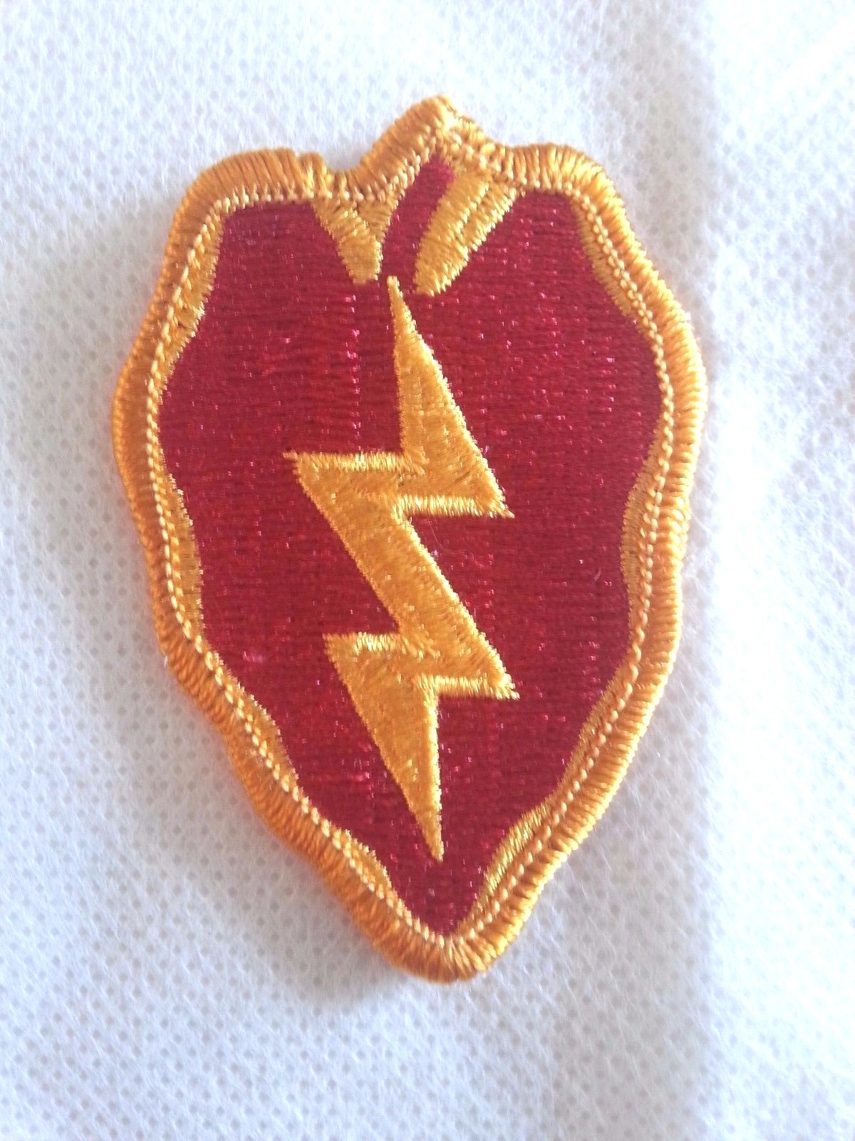 25th INFANTRY DIVISION SHOULDER INSIGNIA