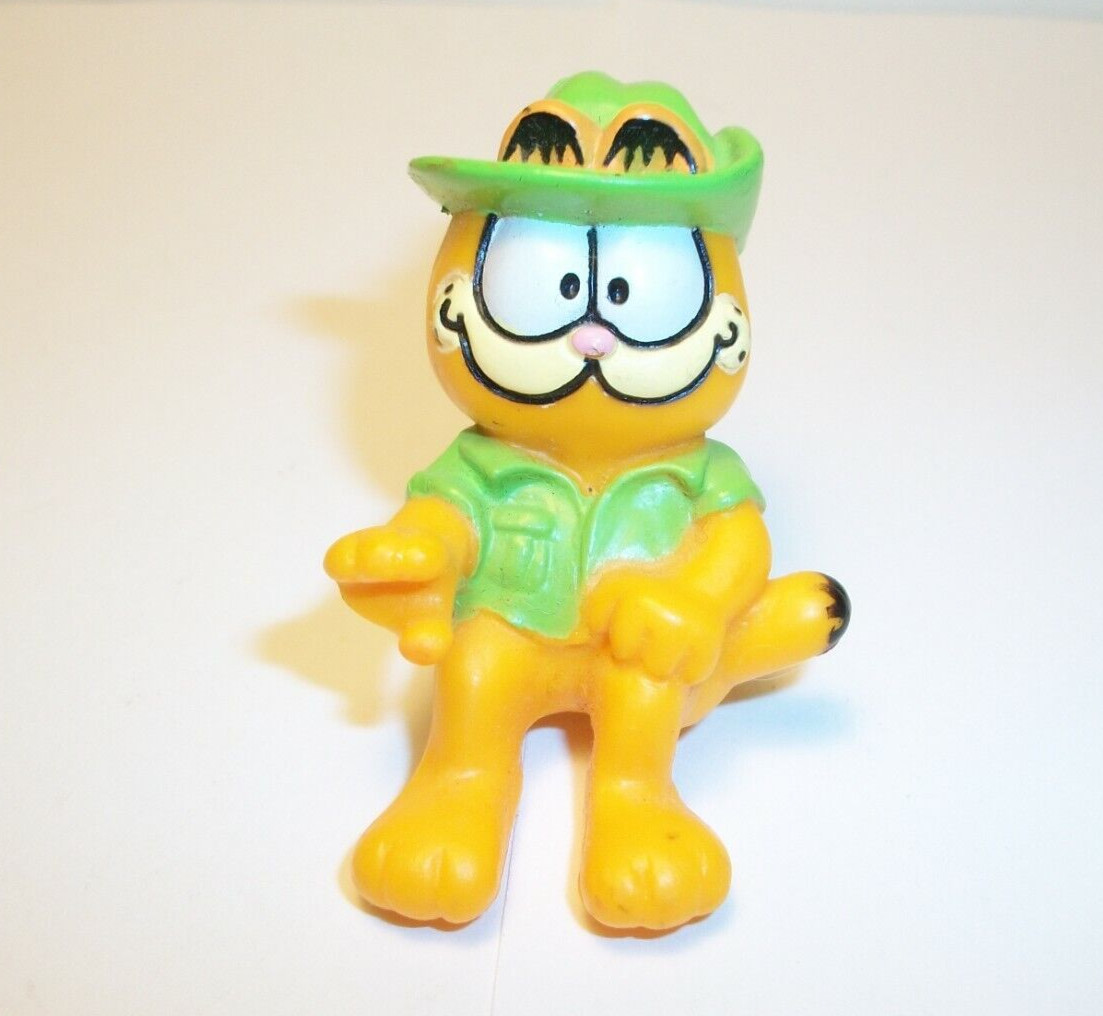Vintage 1981 Garfield Sitting with Green Shirt & Hat - Figurine