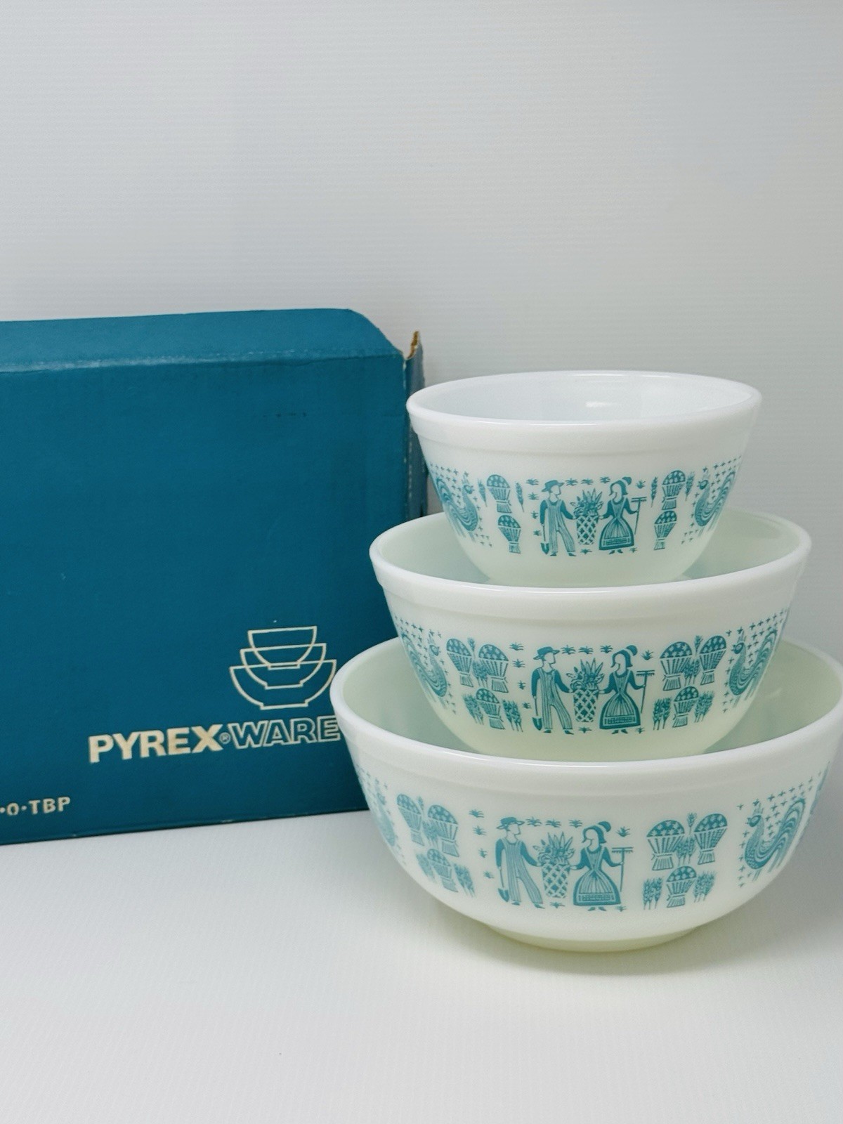 Vtg NOS Pyrex Amish Butterprint Mixing Bowls Set of 3 401 402 403 ORIGINAL BOX