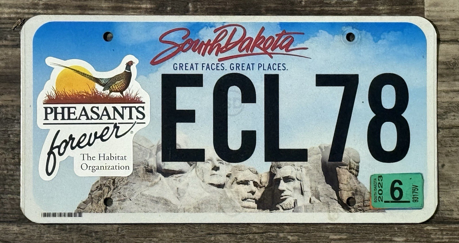 Beautiful Expired South Dakota Pheasants Forever License Plate - Mount Rushmore