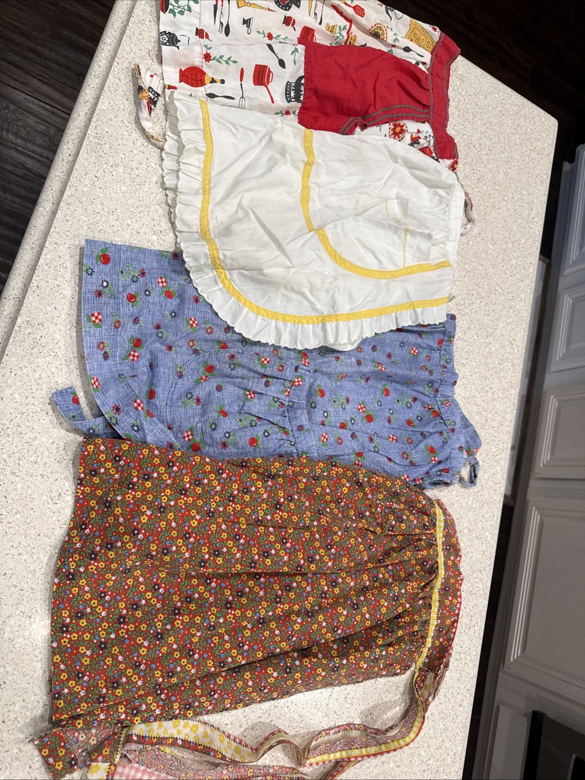 Vintage Mid-Century Apron Collection Lot of 4 Pieces (1950s–1970s) As Is Flaws