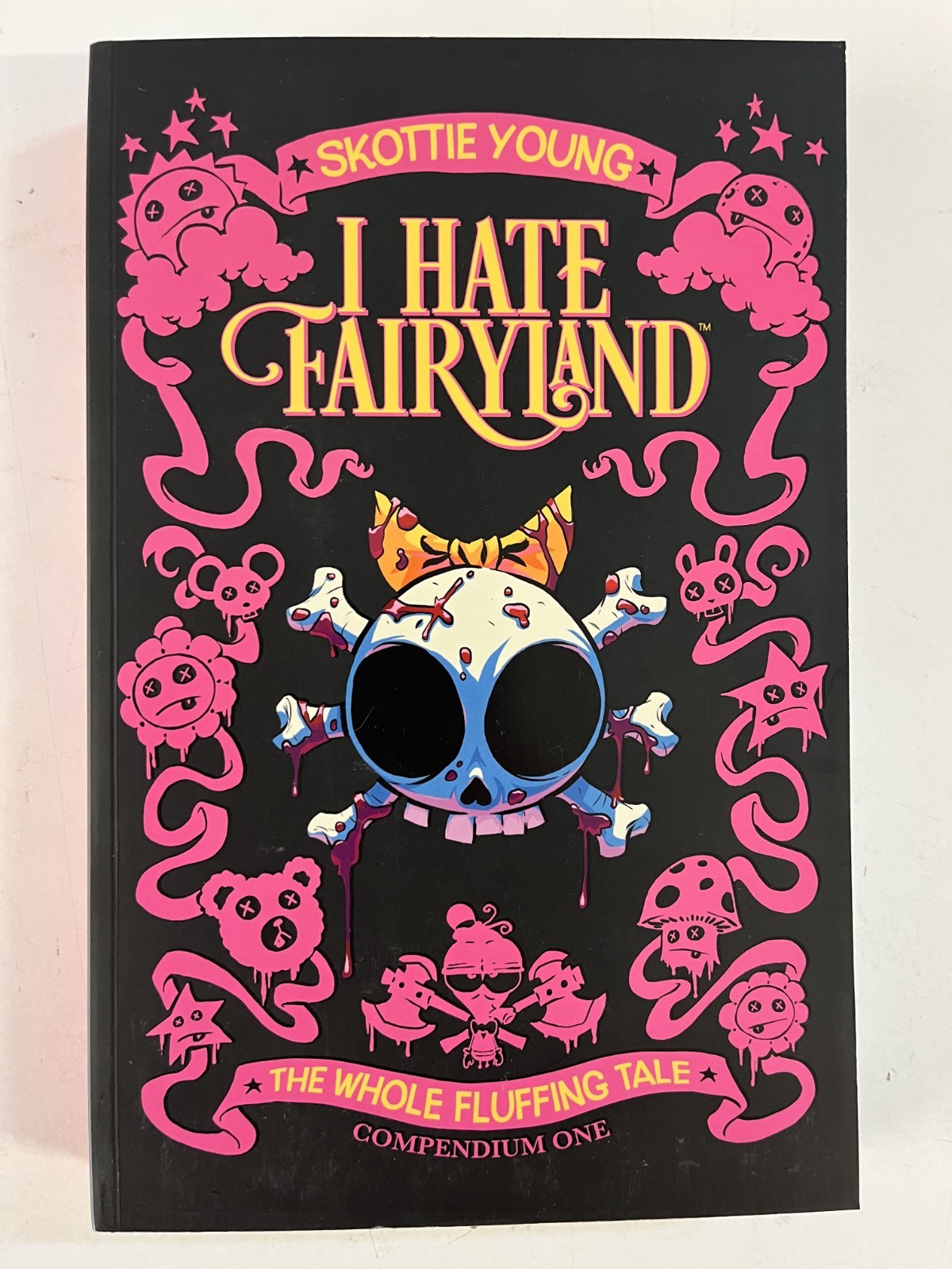 I Hate Fairyland: The Whole Fluffing Tale - Compendium One - Skottie Young - NEW