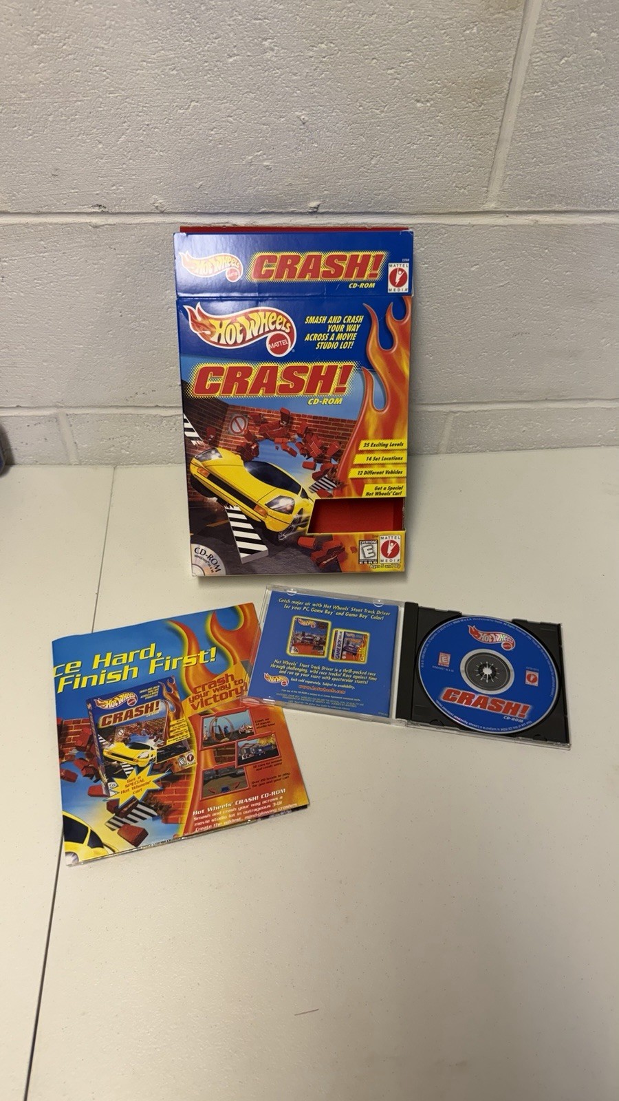 Hot Wheels Crash PC CD-ROM Game 1999 Edition, Mattel Media