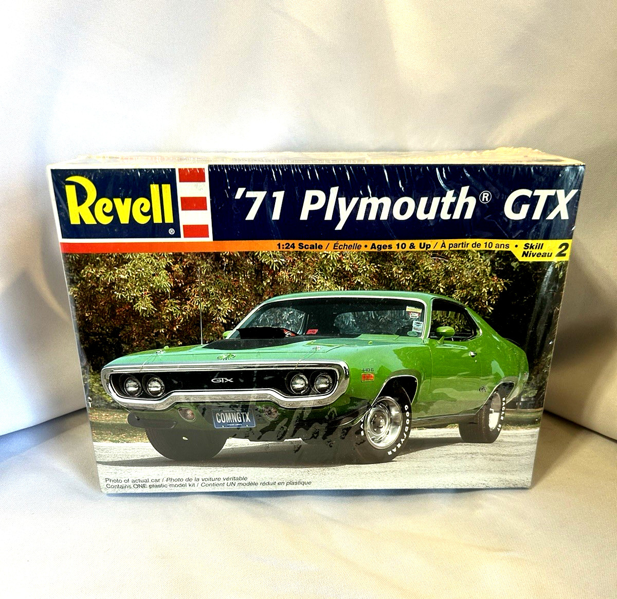 REVELL PLYMOUTH  '71  GTX model kit NEW in FACTORY SEALED BOX