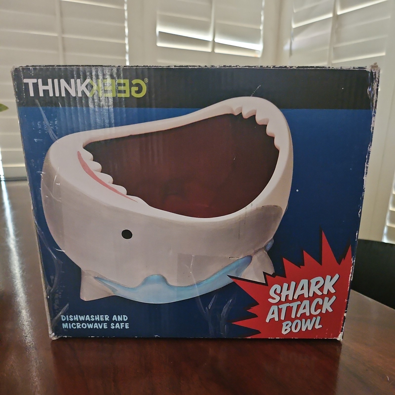SHARK ATTACK Bowl 2014 Ceramic Dish Bowl Snacks Jaws ThinkGeek NEW