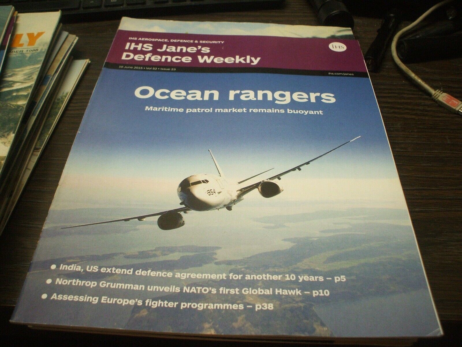 IHS JANE'S DEFENCE WEEKLY Military Magazine - 10 June 2015