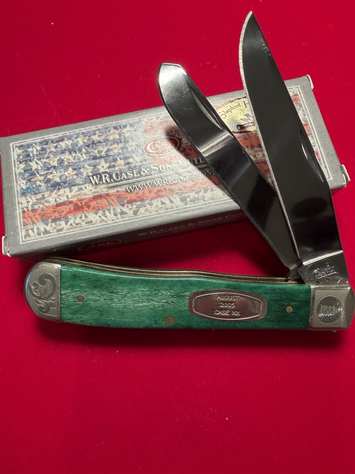 2005 Case XX Trapper Shepherd Hills Dated Shield. Smooth Green Bone W/ Scroll
