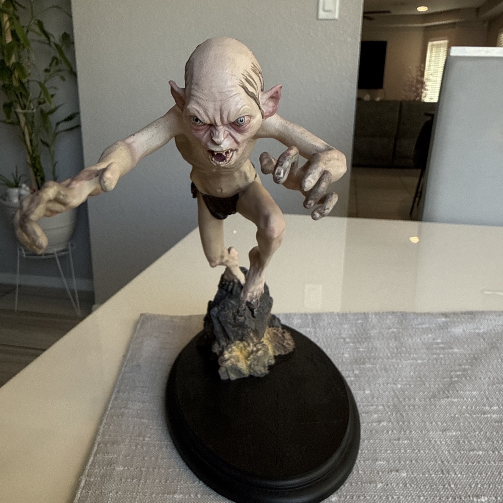 WETA The Hobbit: An Unexpected Journey Gollum Enraged 1:6 Scale Polystone Statue