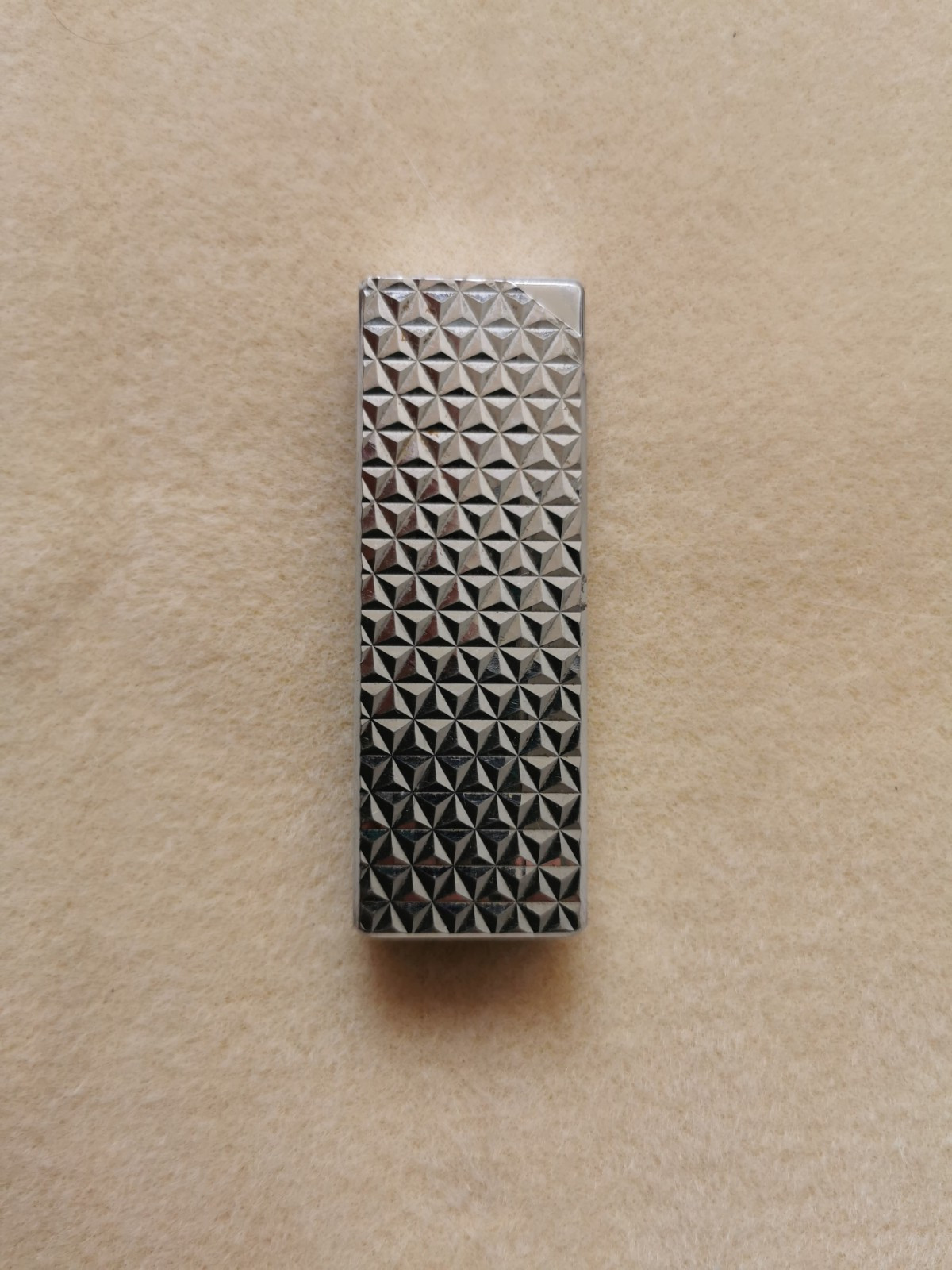 FREE Shipping - Vintage Sim Lighter - Guilloche - 70s
