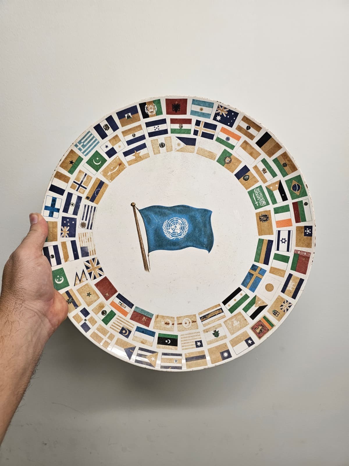 VTG 1957/58 UNITED NATIONS FLAGS OF THE WORLD EGERSUND FLINT COLLECTORS PLATE
