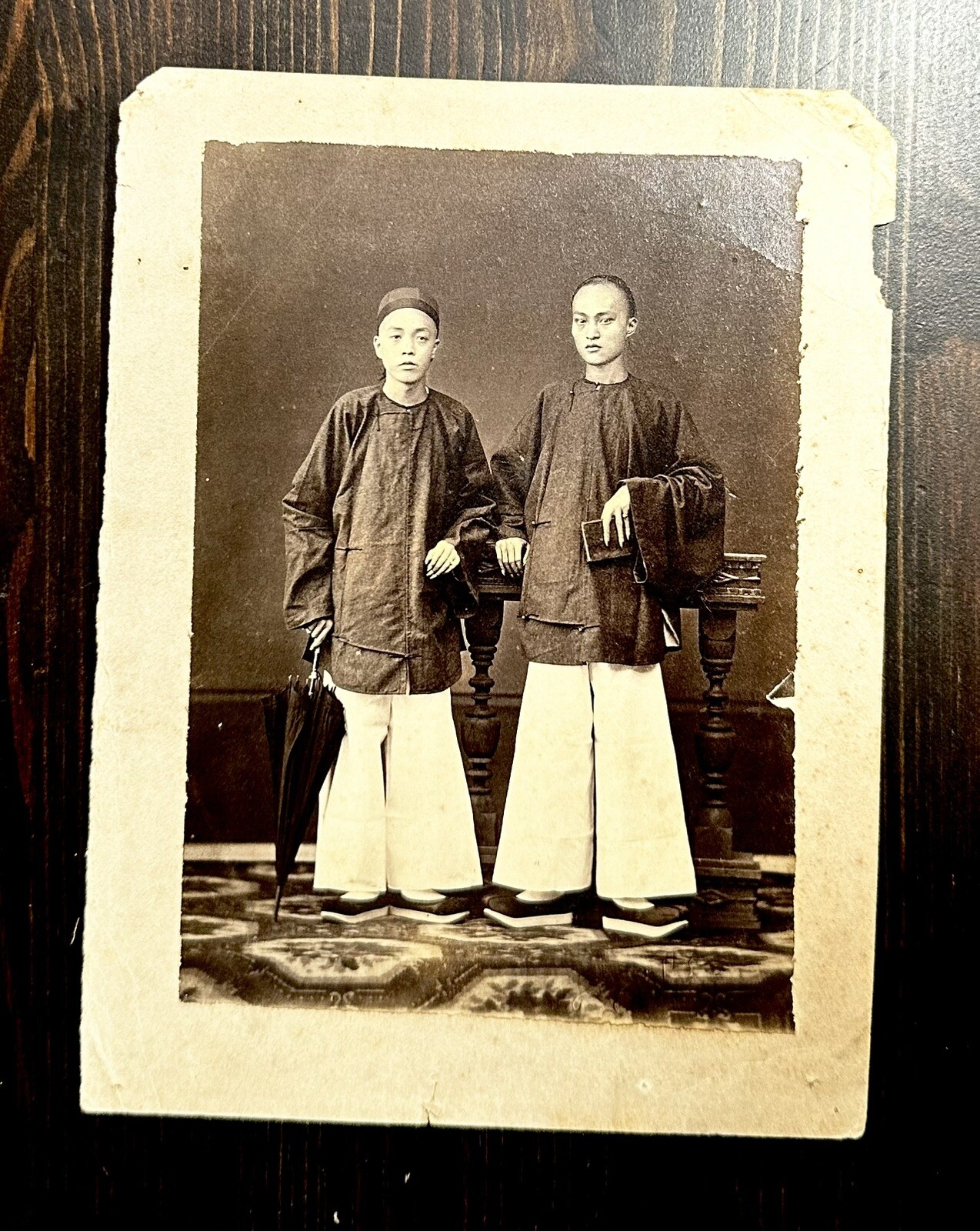 Rare Original Antique Albumen Chinese Aristocrats Long Fingernails Photo China