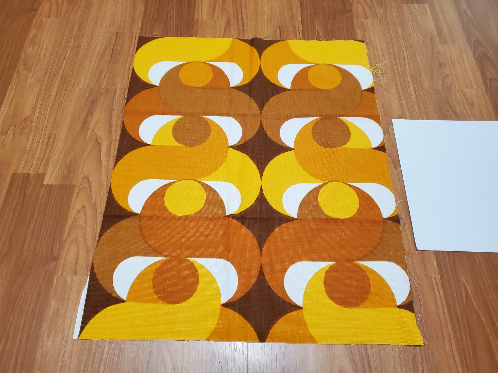 Awesome RARE Vintage Mid Century retro 70s Yel Tan Circle Twist Drop fabric WOW