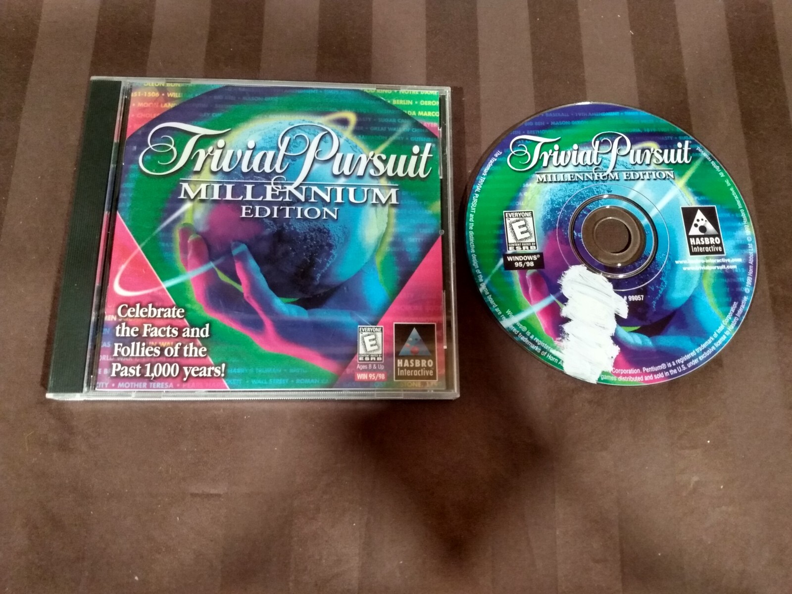  Trivial Pursuit: Millennium Edition PC Windows 95/98 game CD Hasbro