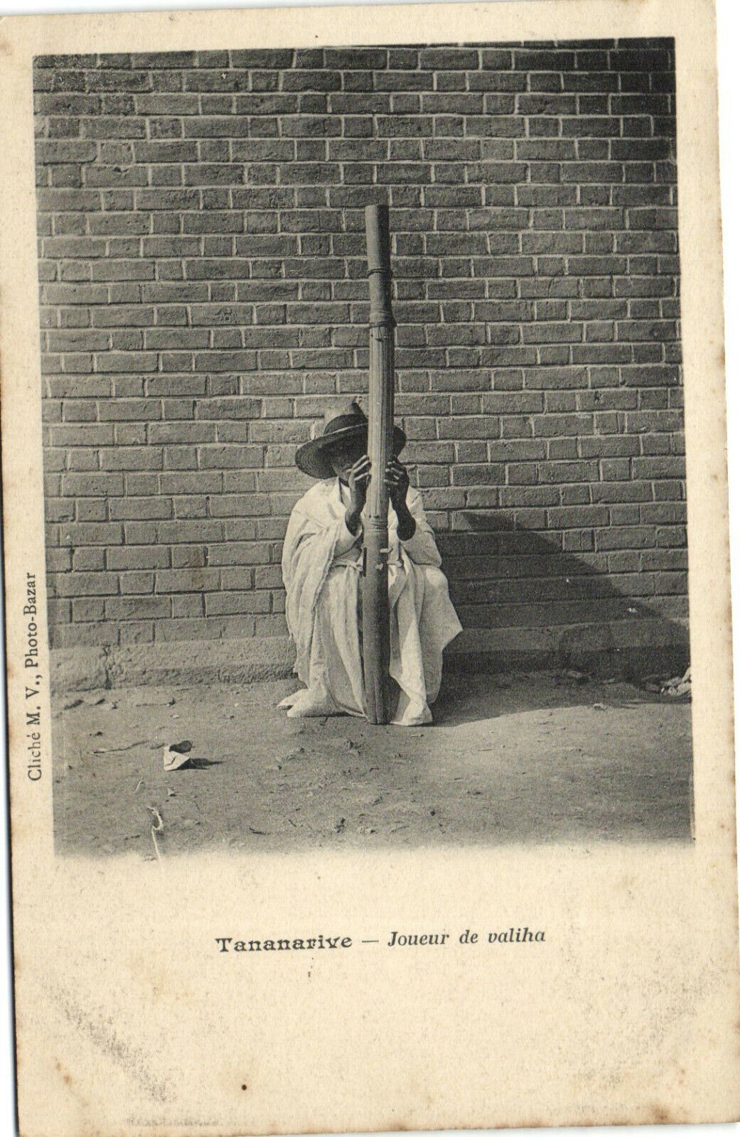 PC MADAGASCAR, TANANARIVE, JOEUR DE VALIHA, Vintage Postcard (b31320)