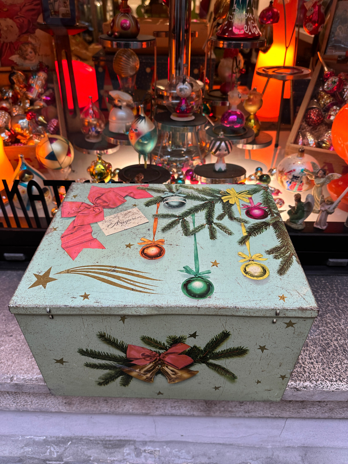 CHRISTMAS CHRISTMAS vintage GERMANY TIN BOX tin box for decorations