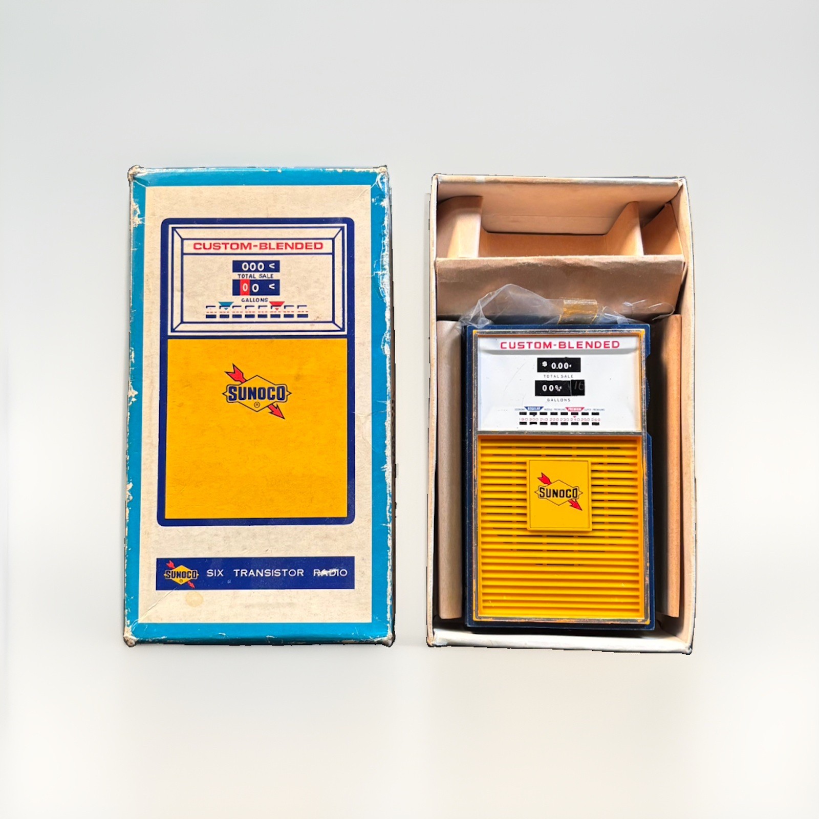Vintage Sunoco Oil Company Gas Pump Six Transistor AM Radio Original Box 1960