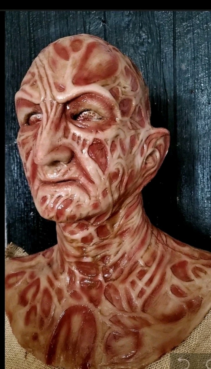 VS Freddy Krueger silicone mask