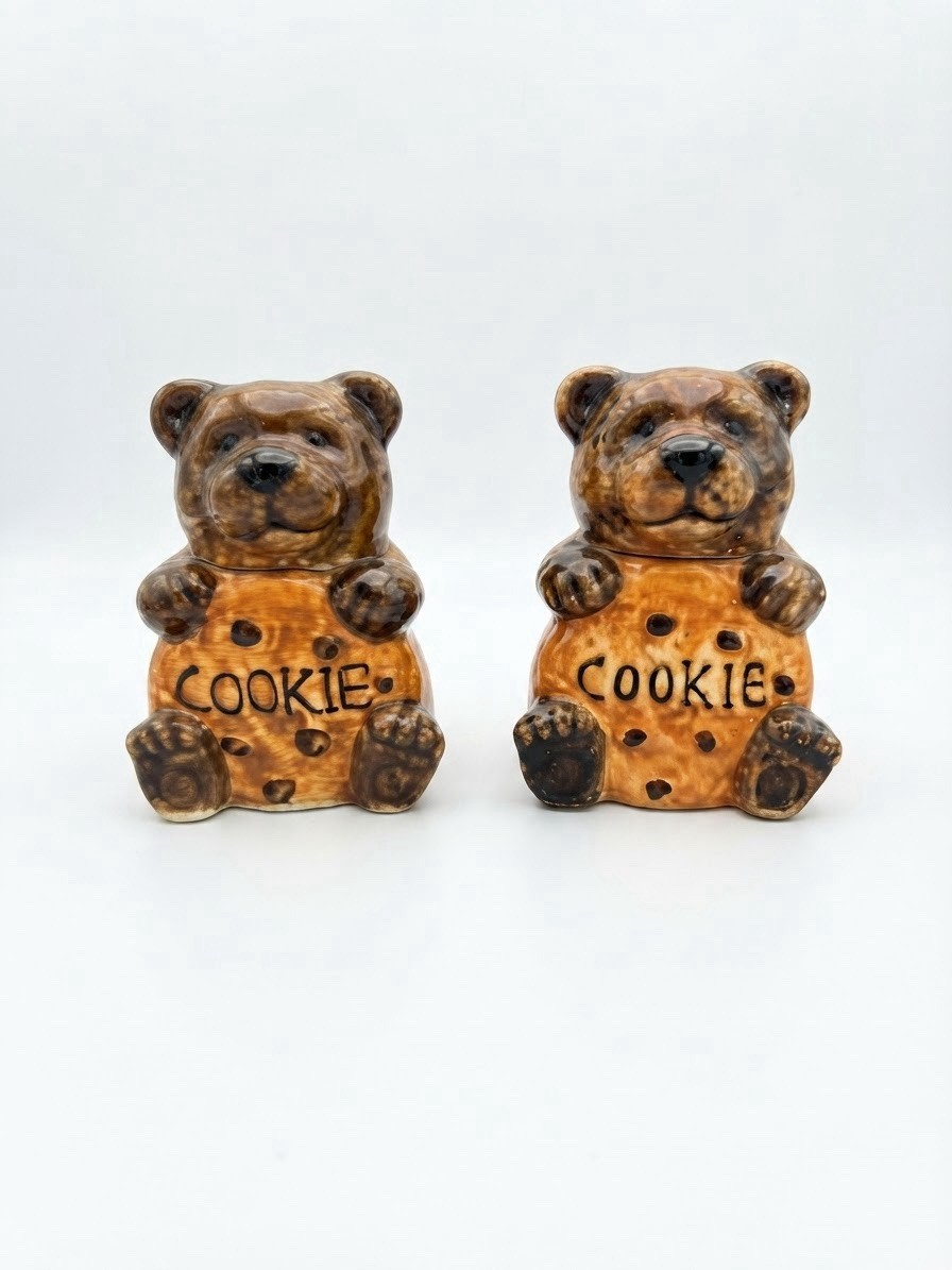 VTG 1990\'s Brown Hand Painted Teddy Bear  Cookie Ceramic Salt Pepper Shakers (JD