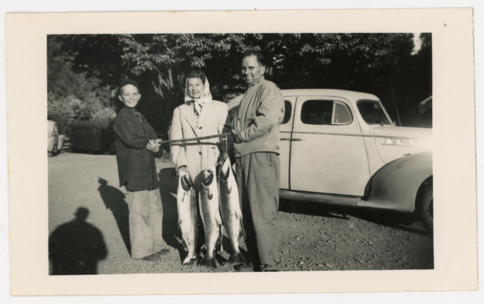 Klamath River King Salmon Fishing Catch \'38 Buick Sedan c1940 California, Oregon