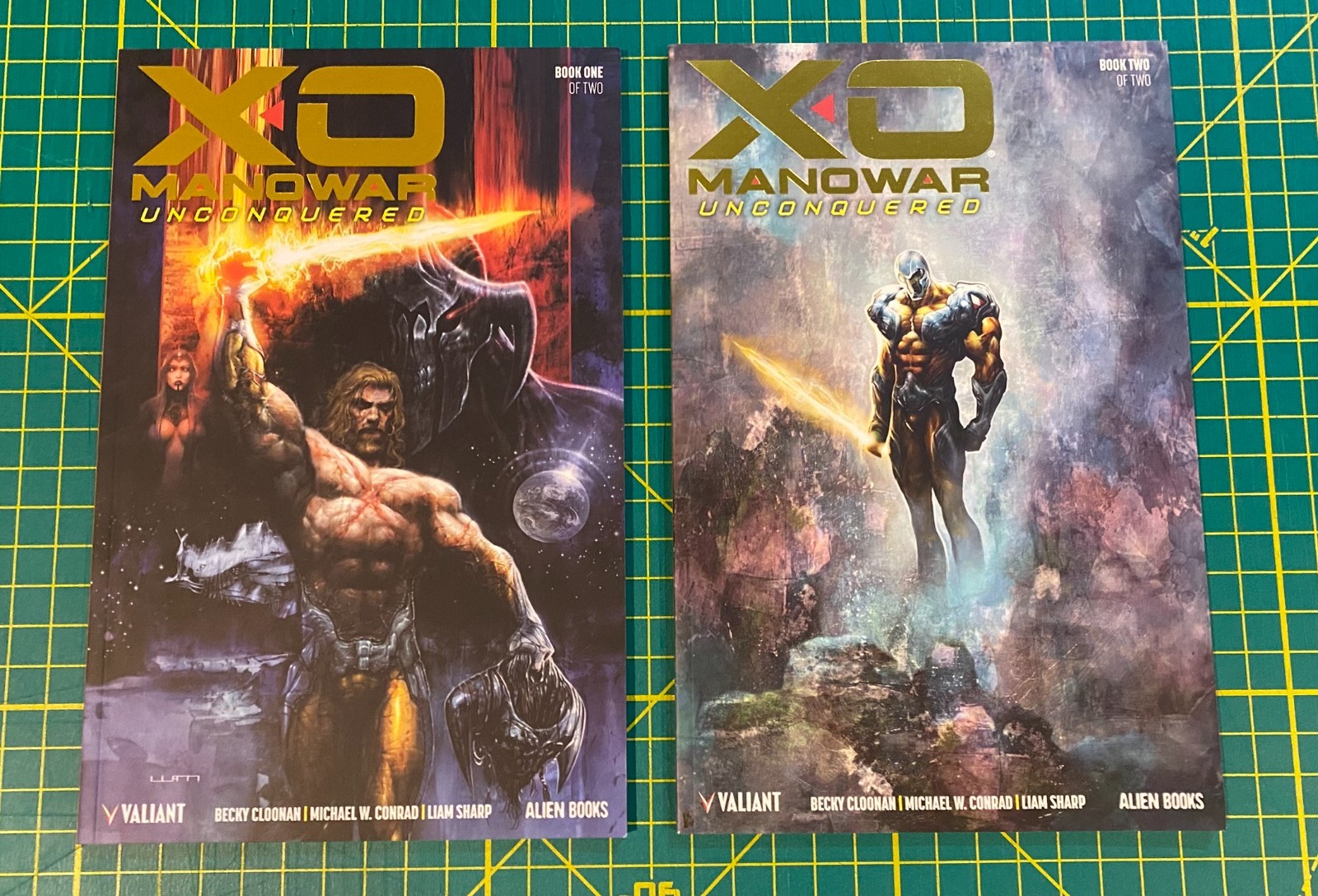 X-O Manowar Unconquered Book One & Two Complete Set TPB Alien Books Cloonan Shar