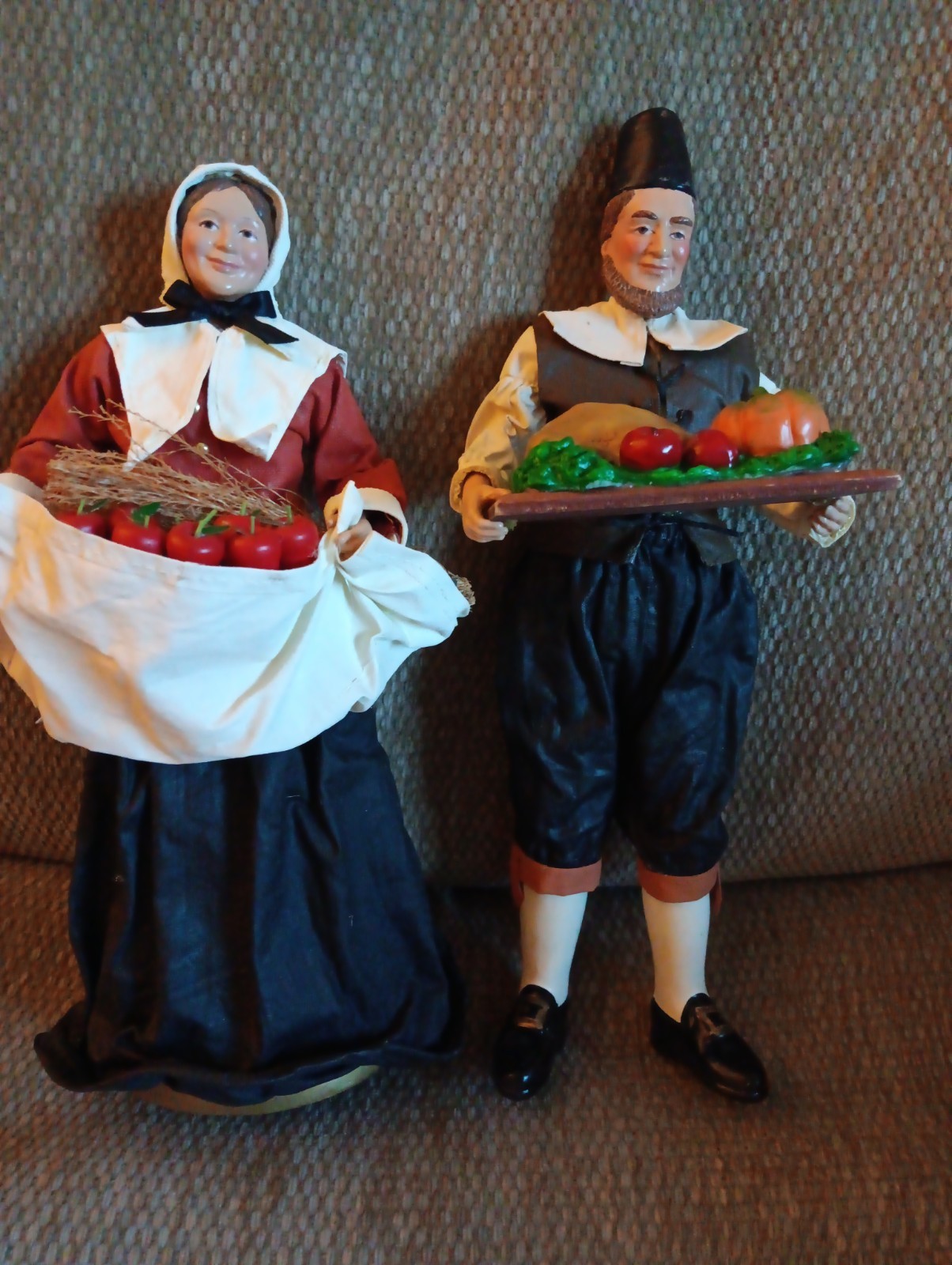 Vintage Midwest Cannon Falls Pilgrim Couple Thanksgiving Figures