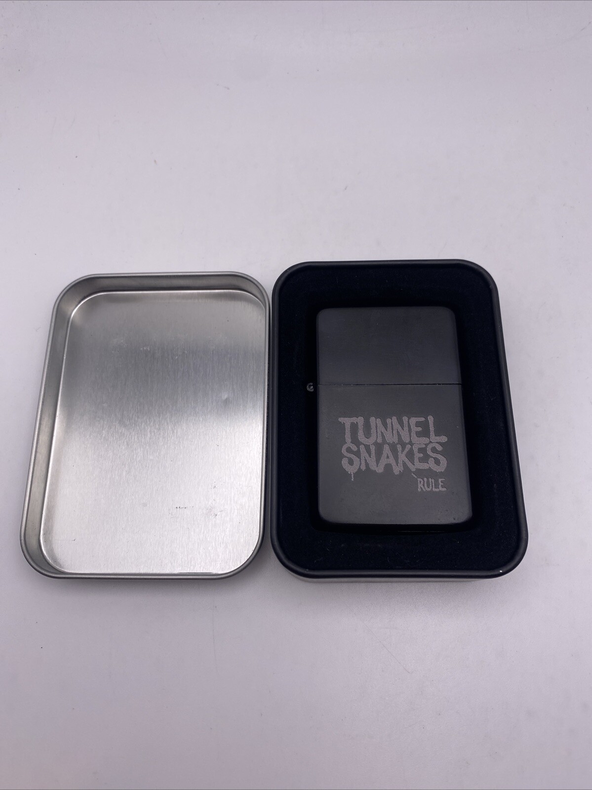 Fallout Bethesda Tunnel Snakes Rule Lighter Star 2019 BRAND NEW