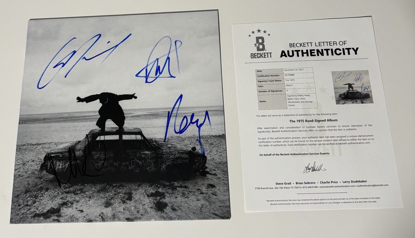 THE 1975 SIGNED BEING FUNNY IN A FOREIGN LANGUAGE VINYL RECORD LP + BECKETT LOA