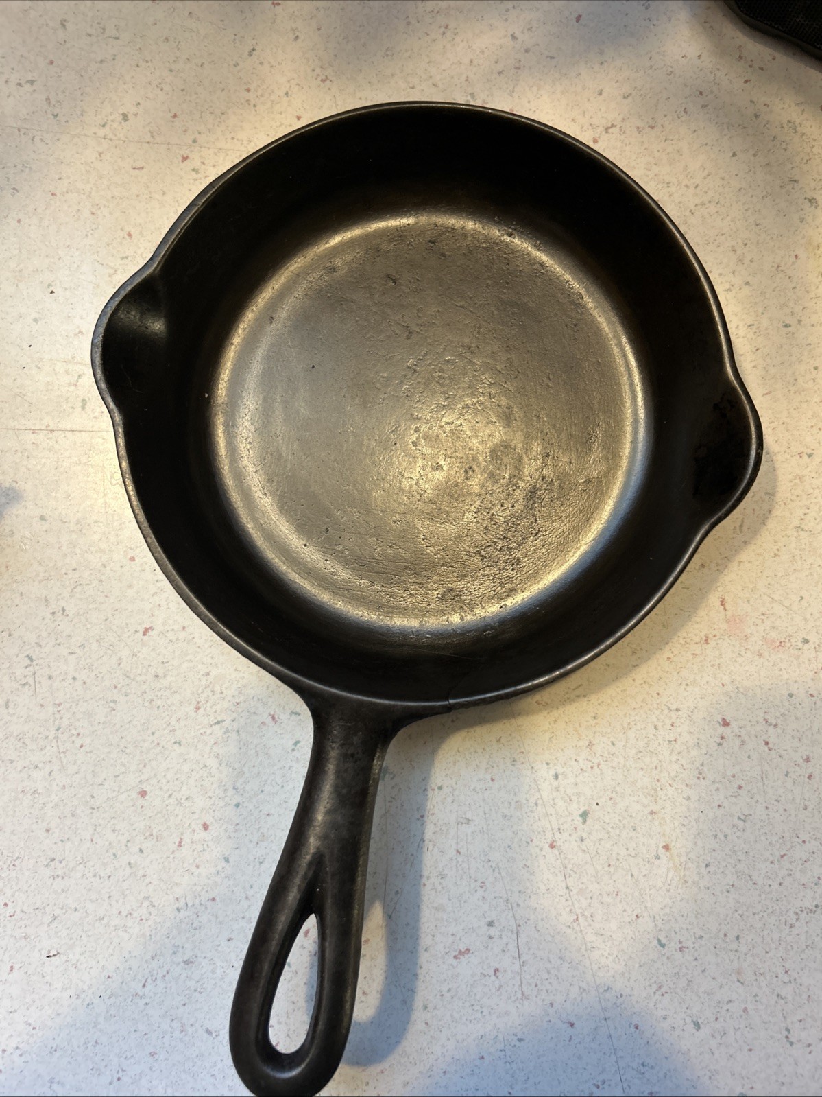 Griswold #3 Large Slant Logo Cast Iron Skillet Sits Flat - \