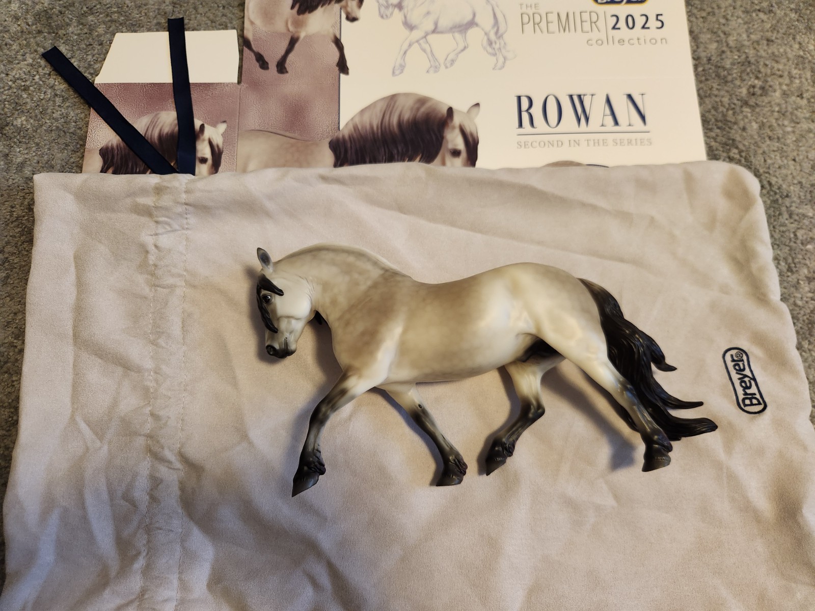 Breyer Premier Club Rowan Loose Mane Version