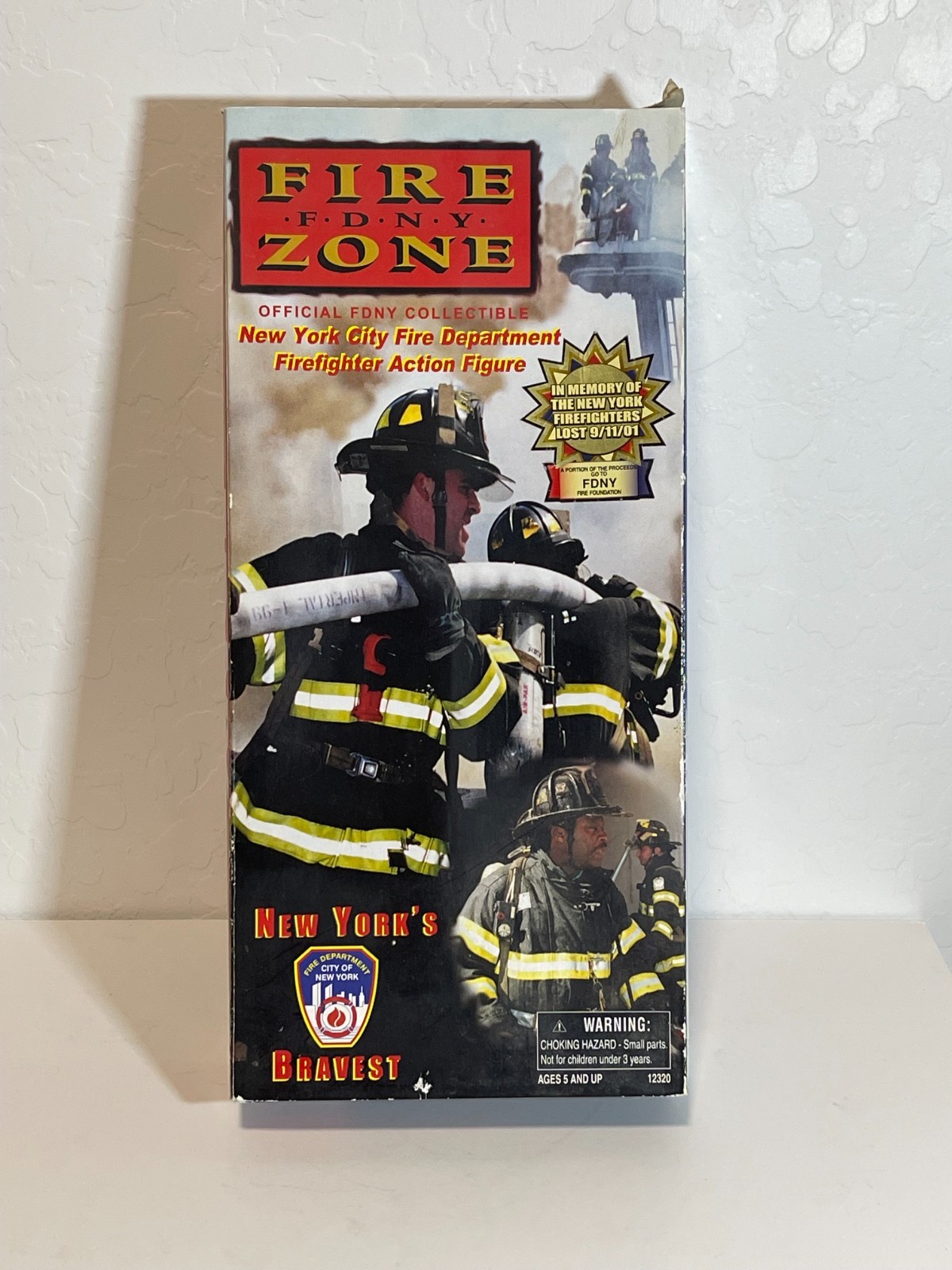 FDNY Firefighter Action Figure 9/11 Memorial Fire Zone New York\'s Bravest
