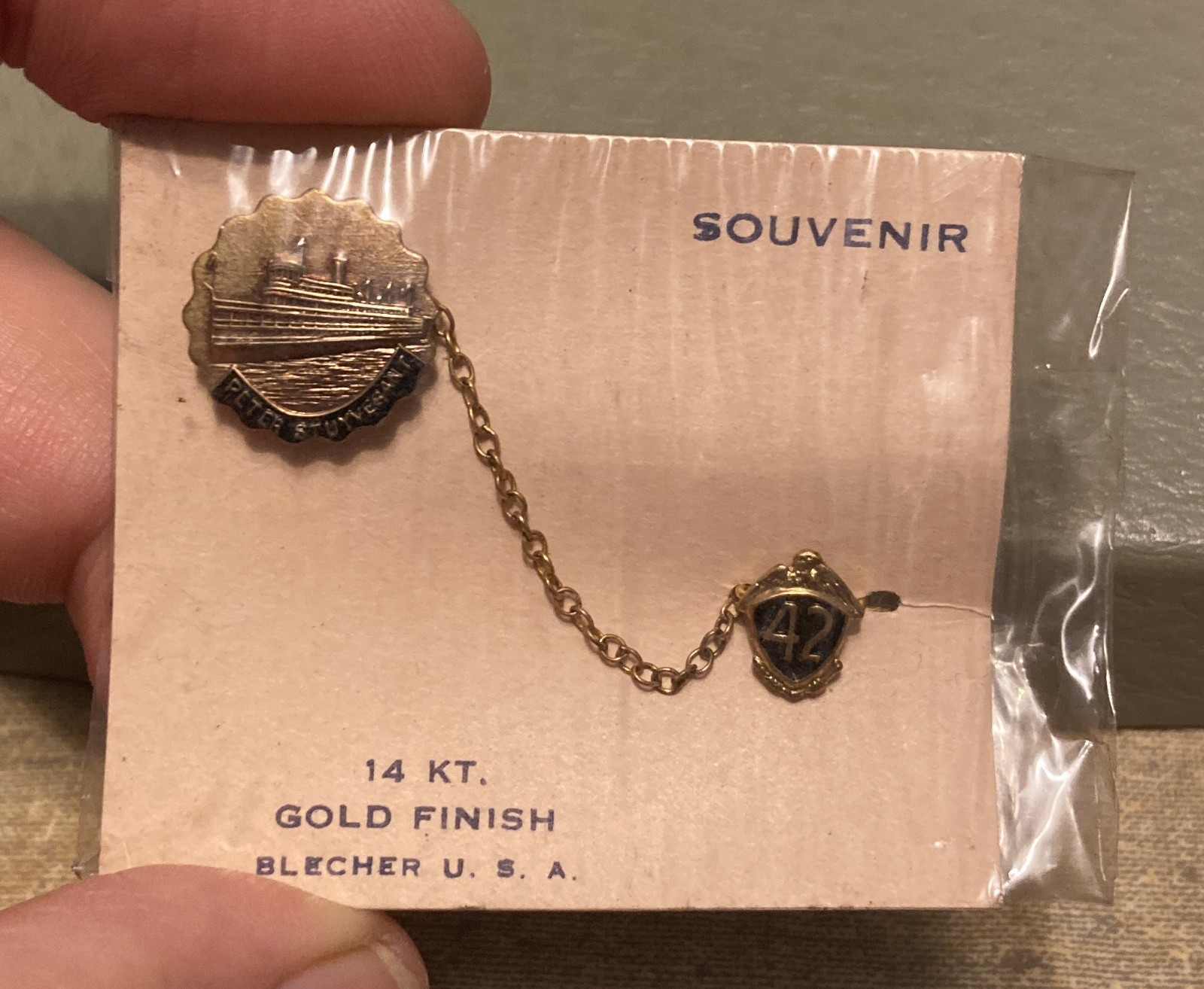 1942 The Peter Stuyvesant Ferry Hudson River Day Line Steamer Souvenir Lapel Pin
