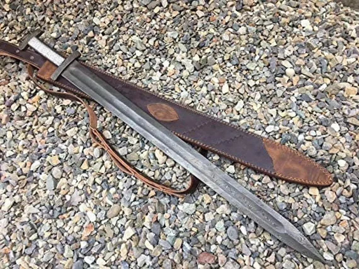 CUSTOM HANDMADE FORGED DAMASCUS STEEL HUNTING VIKING REAL LONG SWORD WITH SHEATH