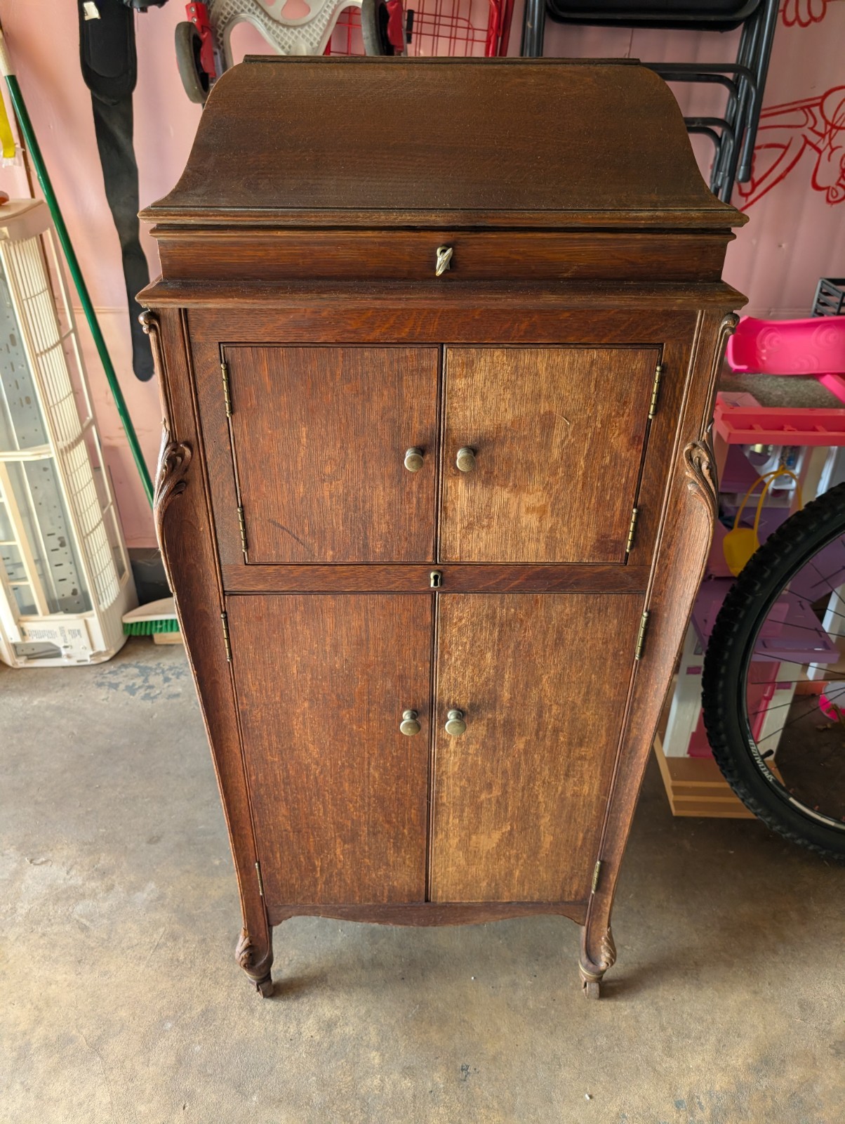 Antique Victor Victrola phonograph 1915-1918
