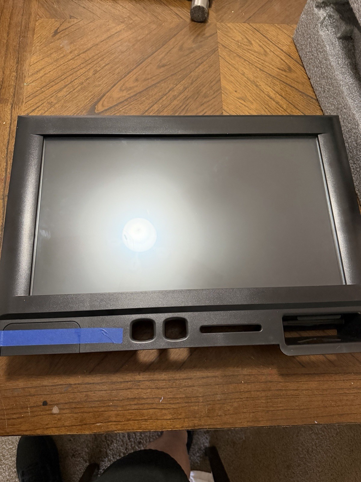 IGT G20  MONITOR WITH TOUCH SCREEN BRAND NEW KTL200SD-01 IGT E20 G20 TFT 24V DC 