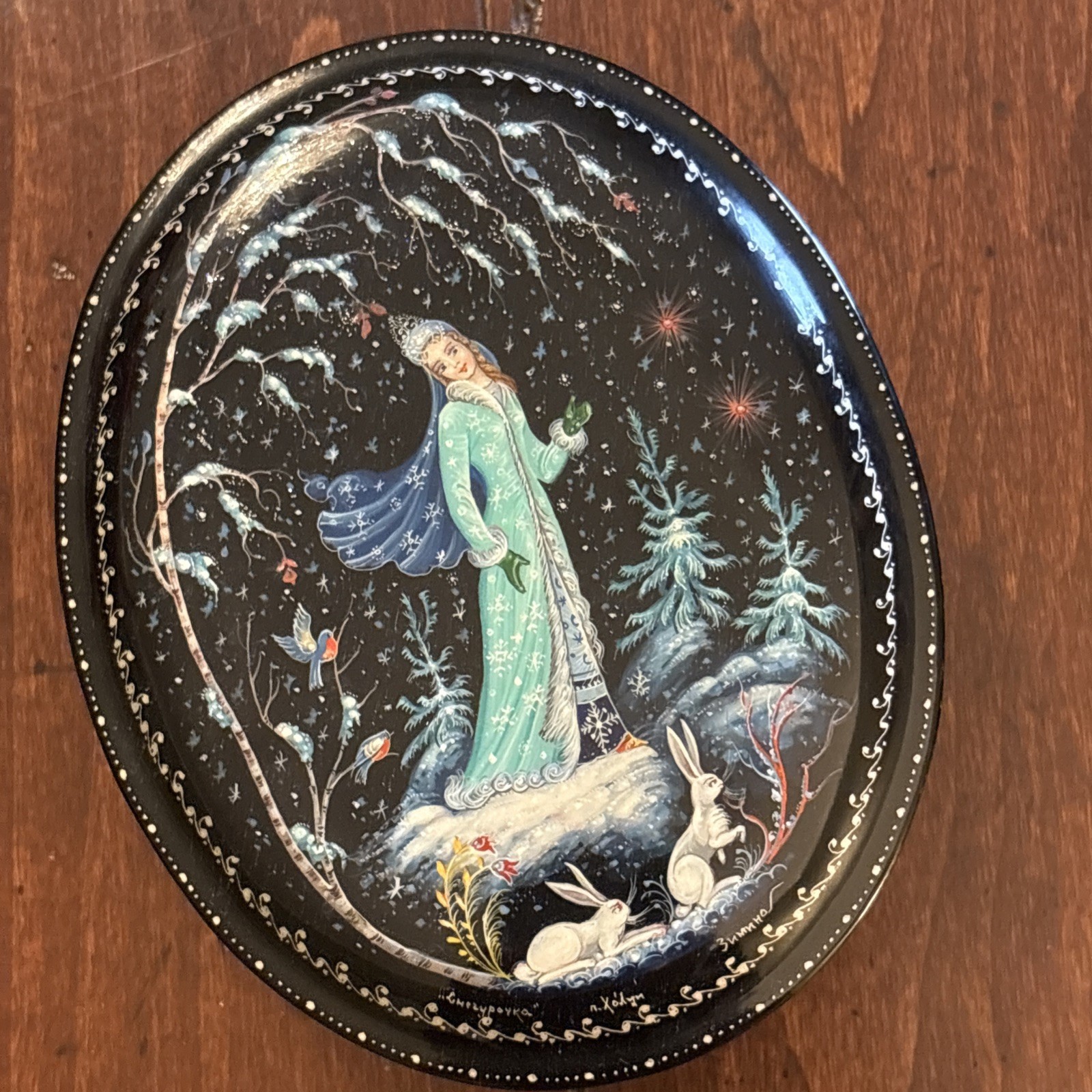 BEAUTIFUL Vintage Russian Black Lacquer Hinged Trinket Box Christmas Snow Queen