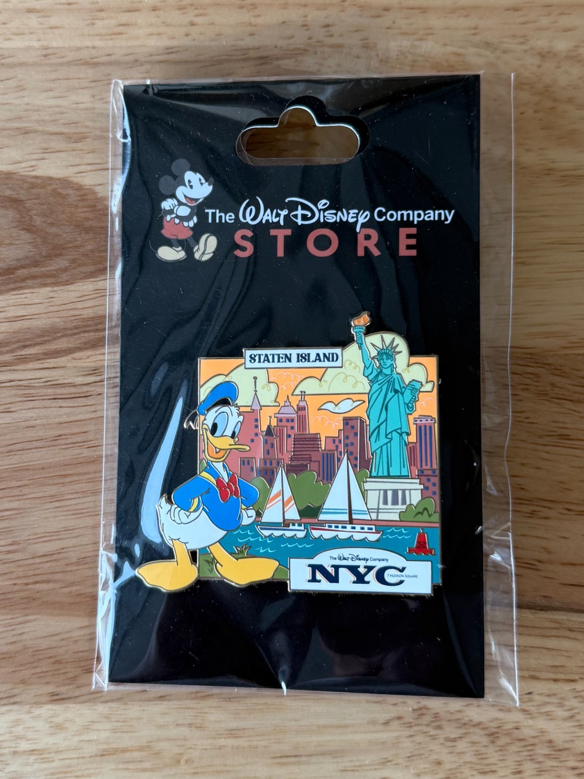 TWDC DEC Disney Fab 5 NYC Boroughs Pin - Donald NYC Staten Island Liberty