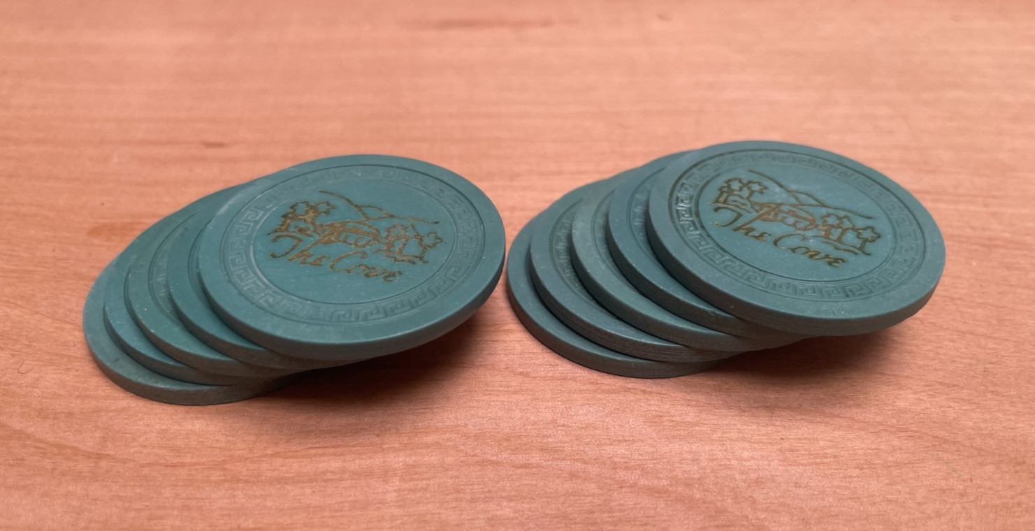 TEN The Cove Card Room / Cathedral City California / 10 Vintage Chips 1940-1960