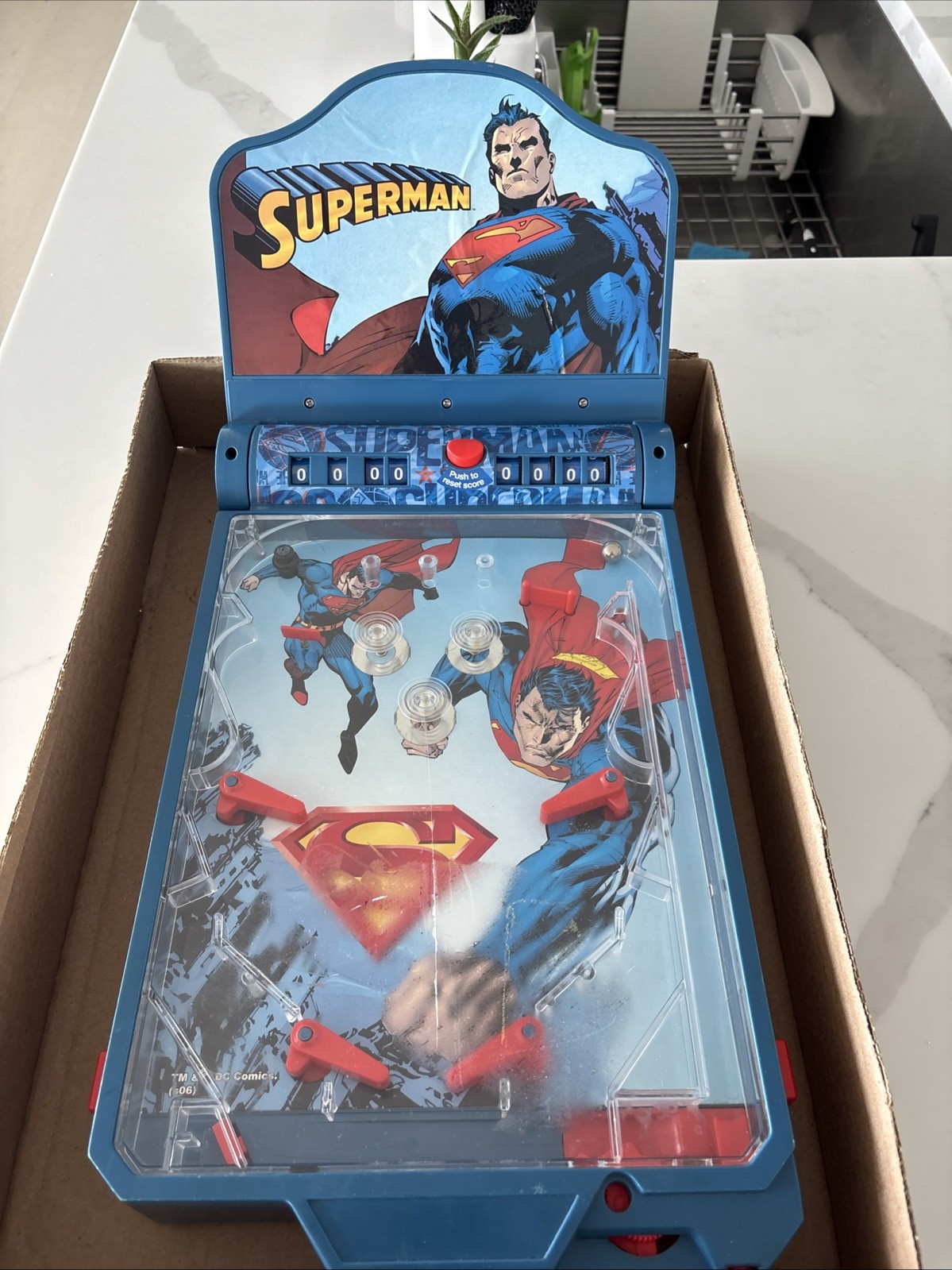 vtg superman pinball 2004 Funrise saving the world crack on screen with residue