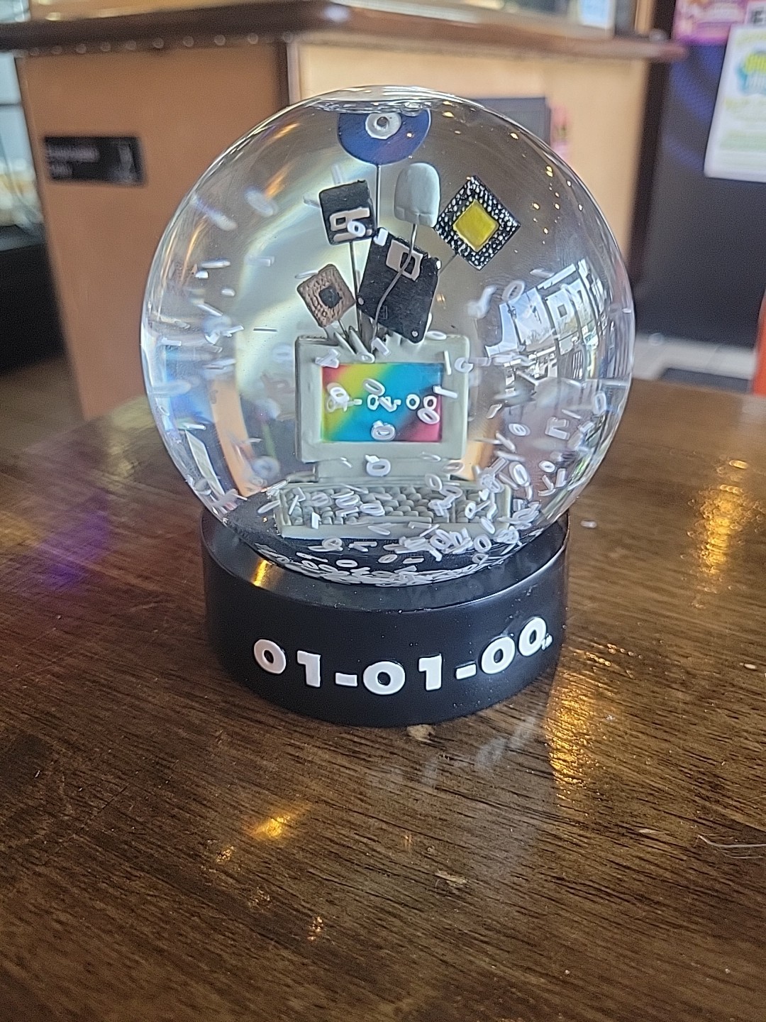Vtg 2000 Y2K Its Coming Snow Globe Waterglobe Desktop Computer 01-01-00 I