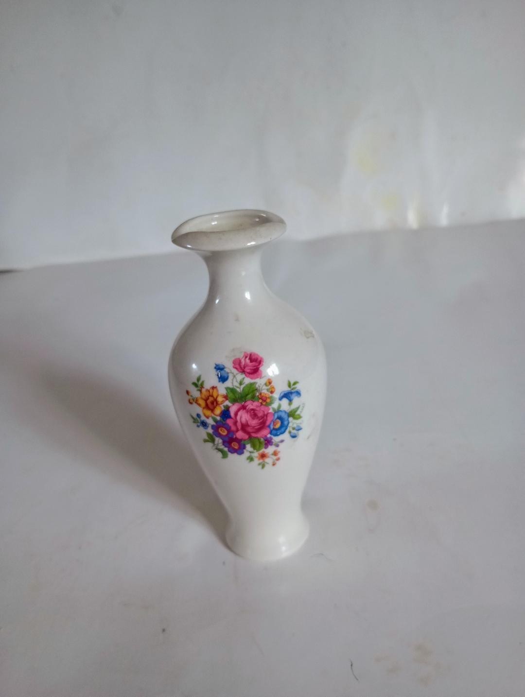 Lenox 6 In Bone China Vase